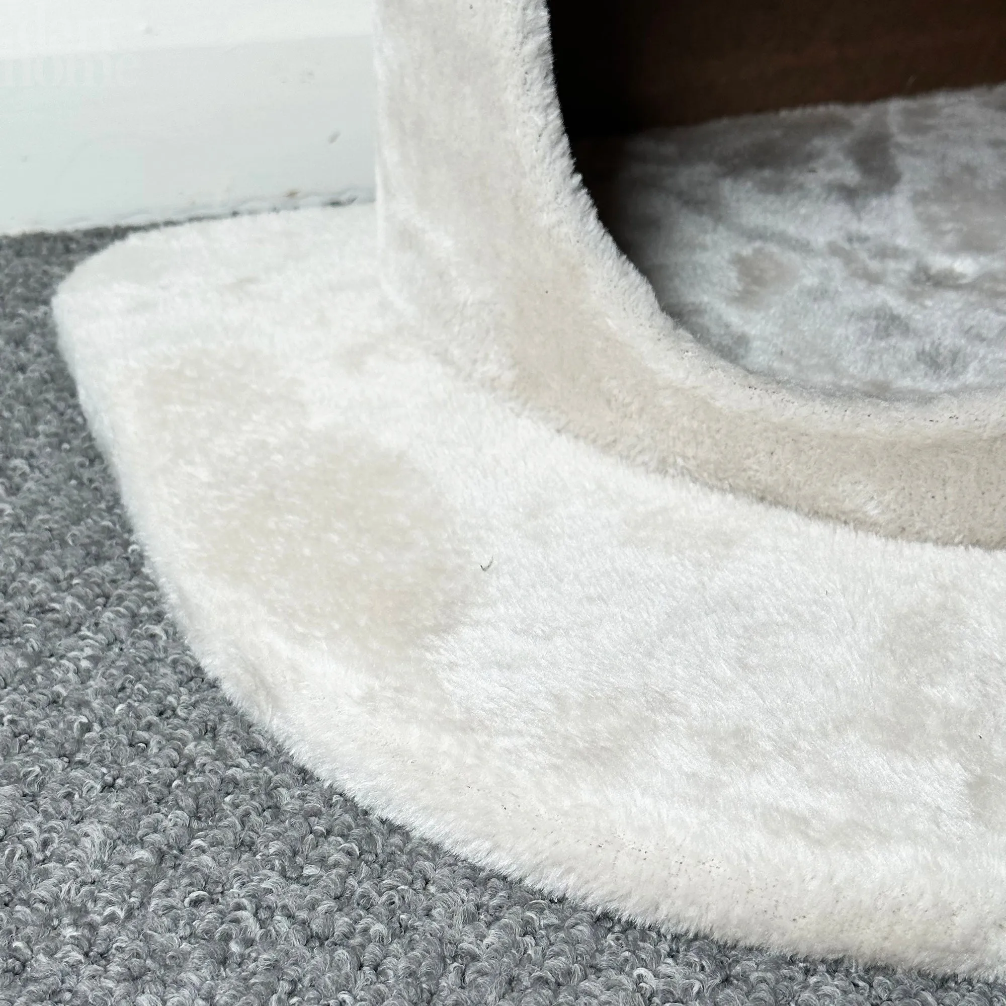 Cream Corner Cat Scratcher Tree
